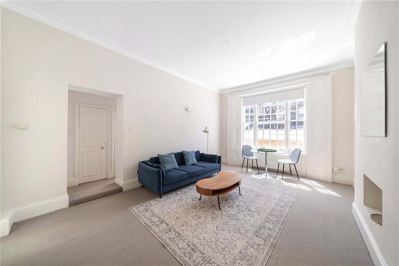 Flat Cornwall Gardens in Greater London