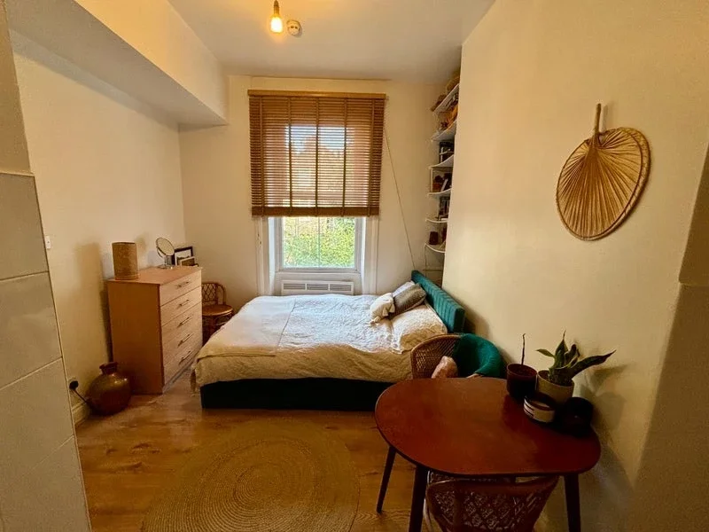 Flat Amhurst Road in Greater London