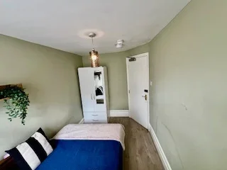 Room Matheson Road in Greater London