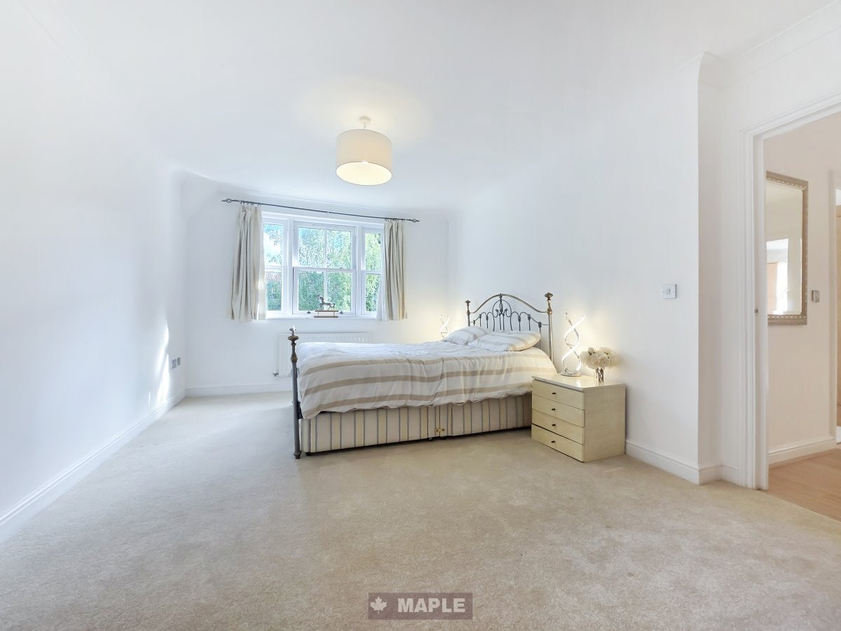 Flat Hampstead Road in London