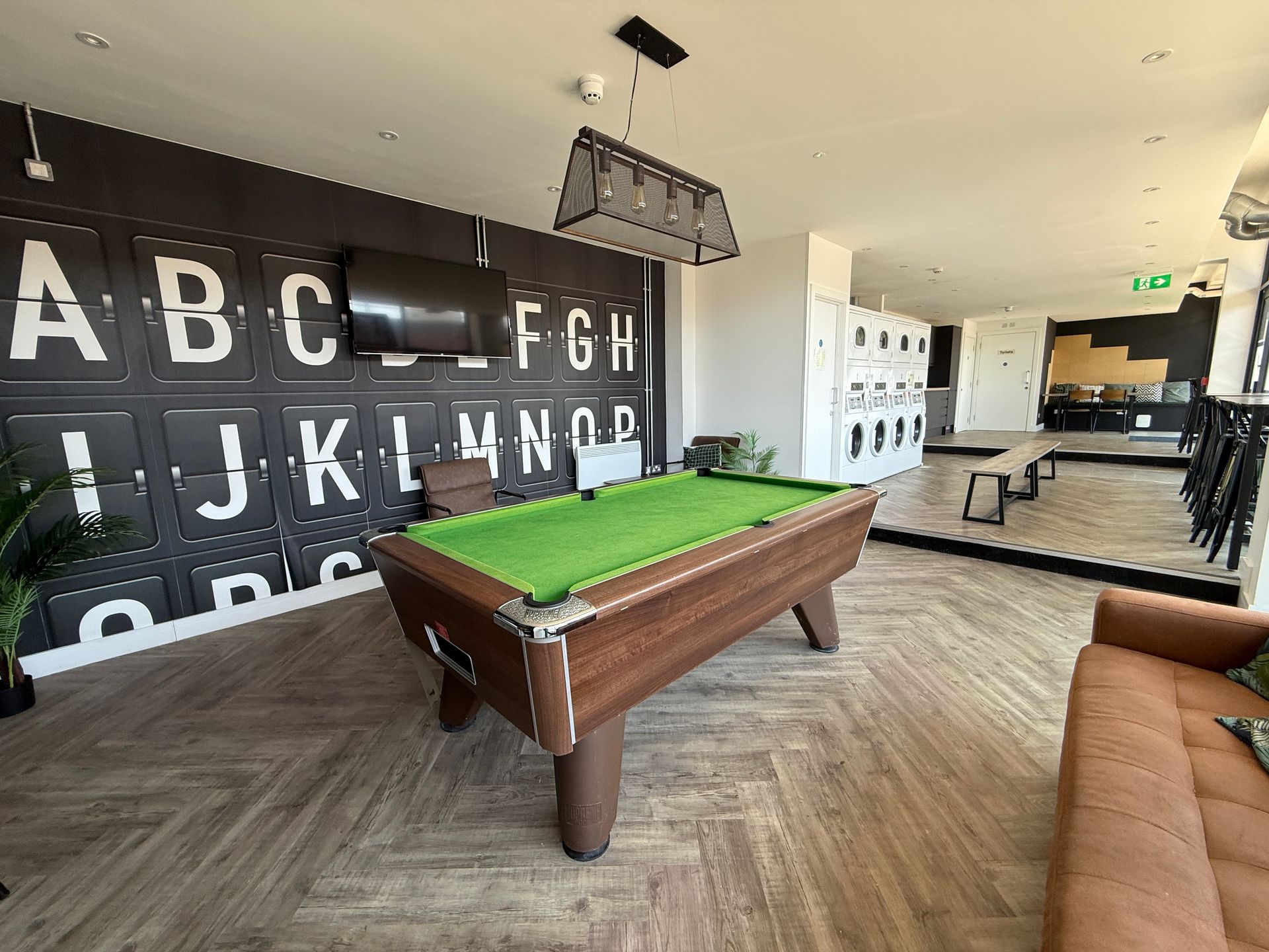 Room Phoenix Grove in Kingswood