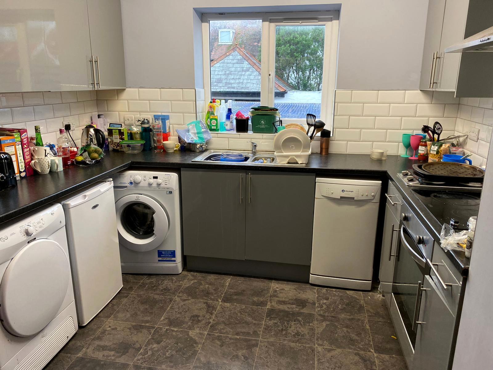 Room Mirador Crescent in Swansea