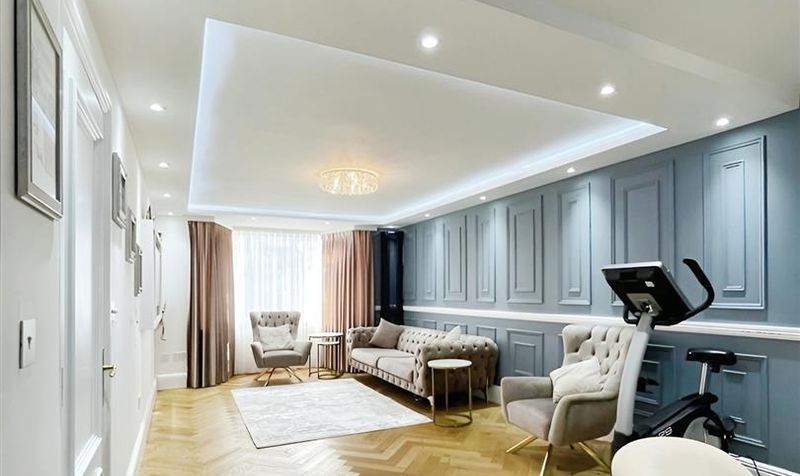 Flat Babington Road in Greater London