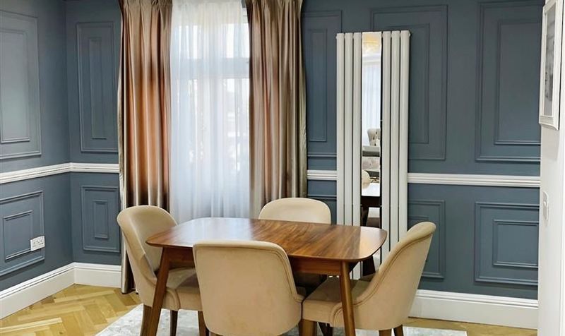 Flat Babington Road in Greater London