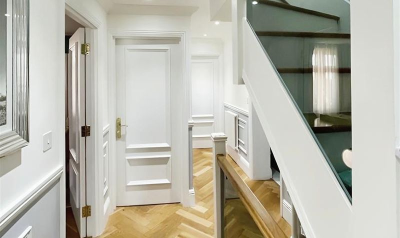 Flat Babington Road in Greater London