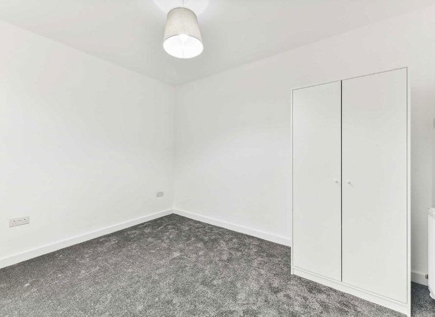 Flat Manchester Road in Greater London