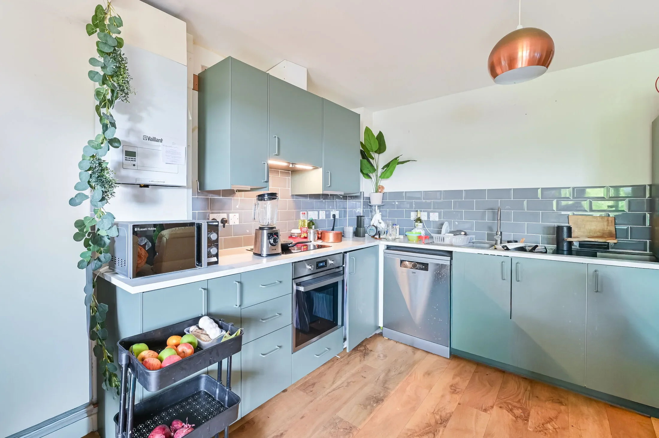 Flat Ulverstone Road in Greater London