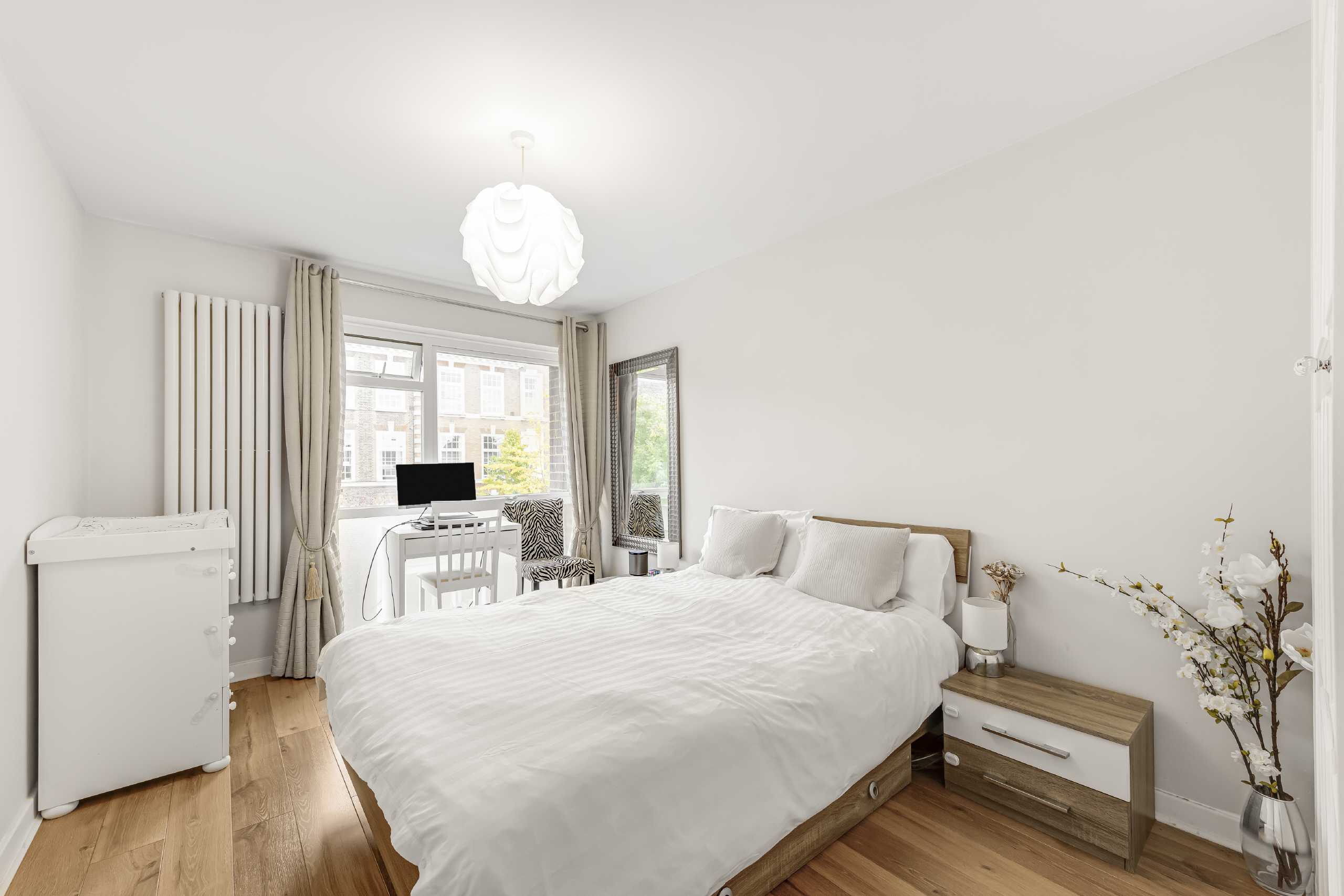 Flat Pelham Road in Greater London
