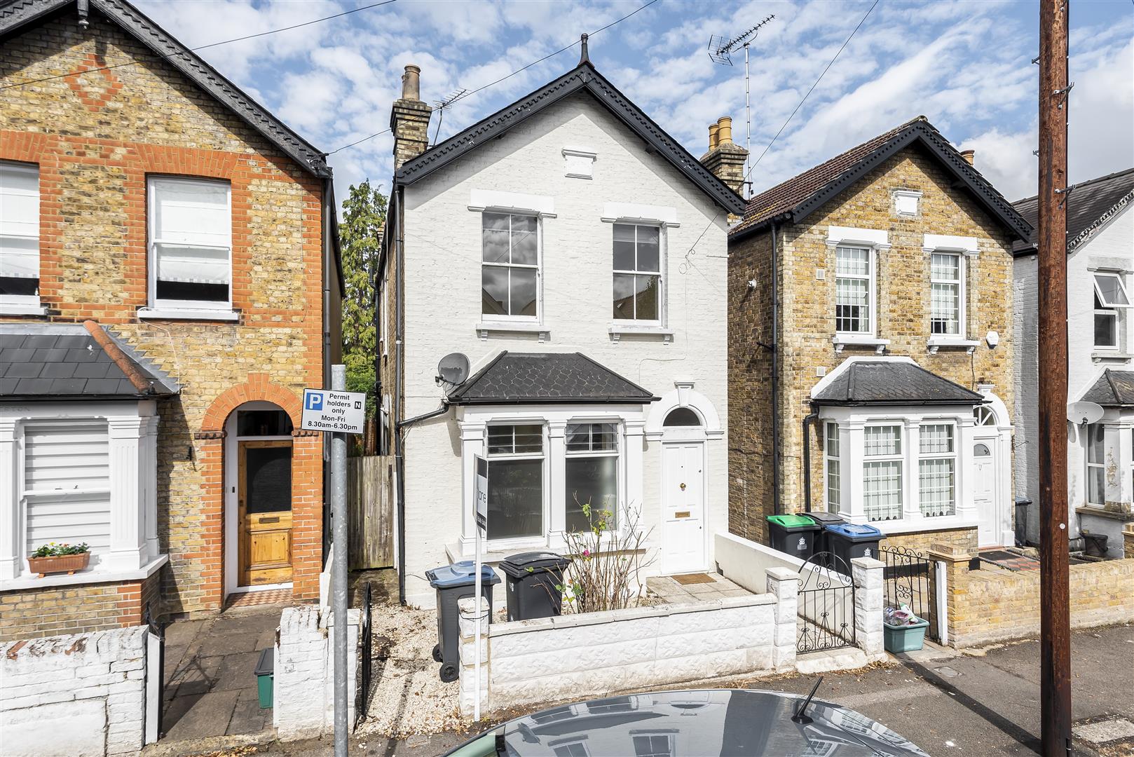 House Cobham Road in Greater London