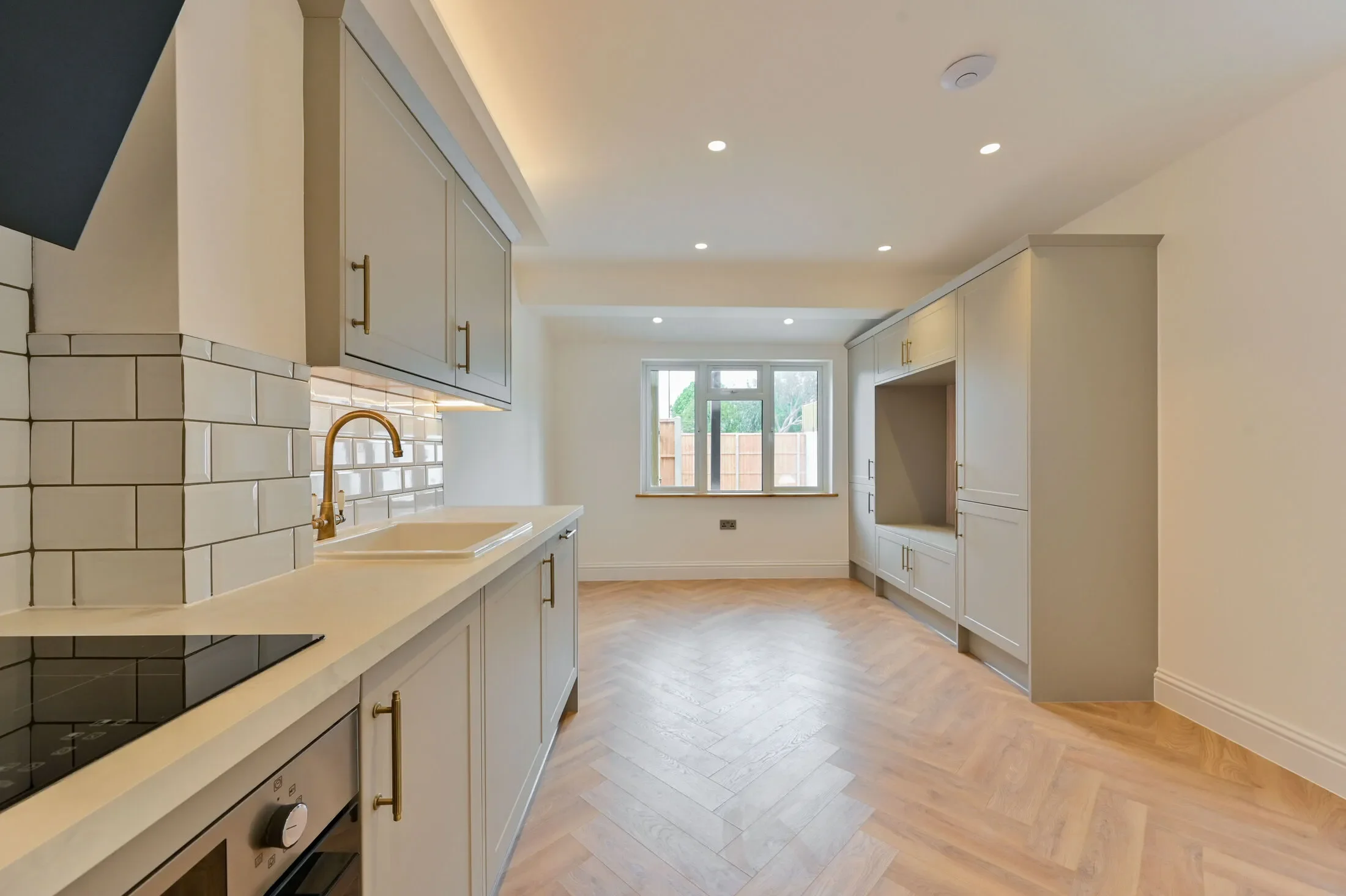 Flat Earlsfield Road in Greater London