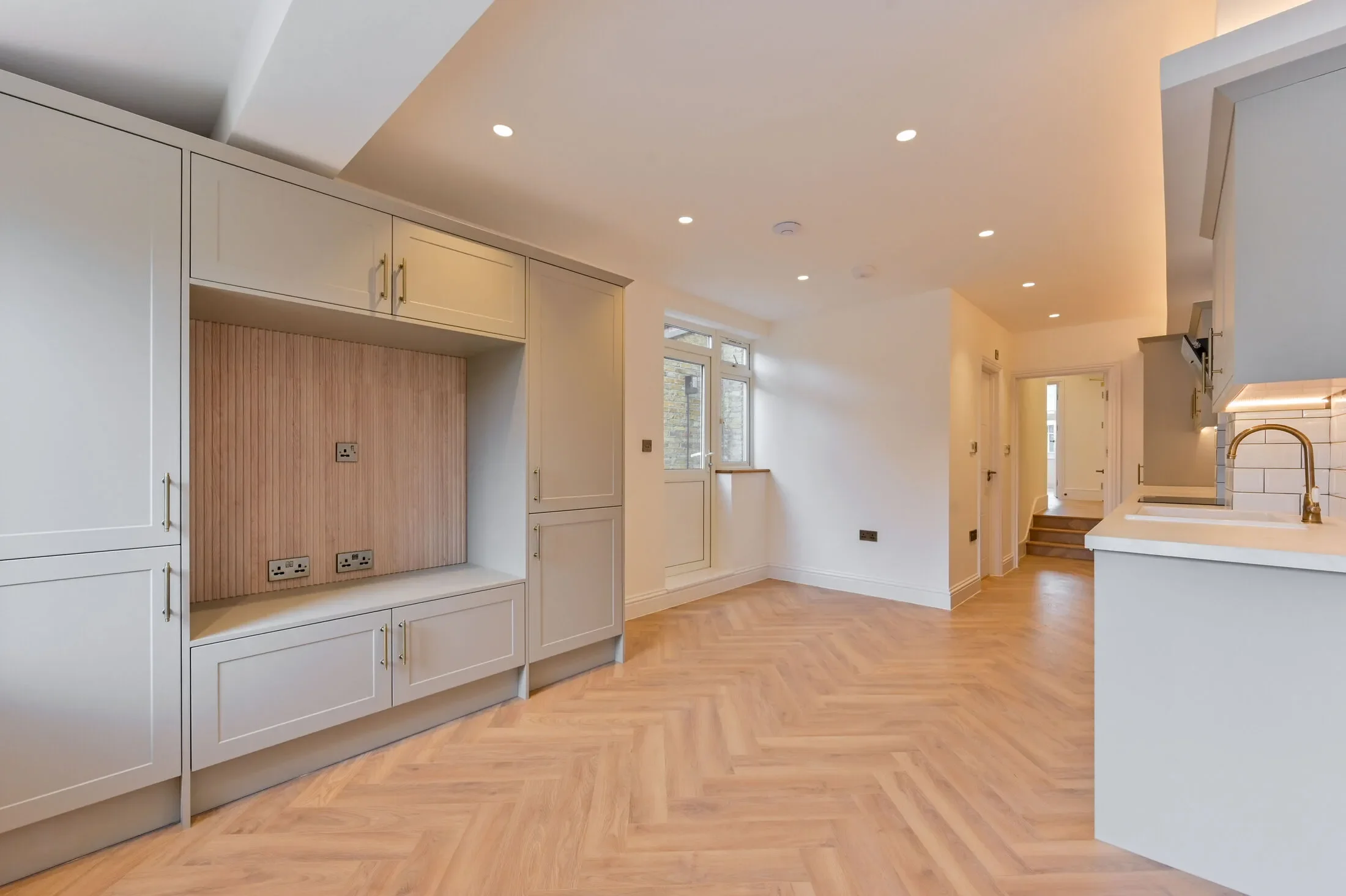 Flat Earlsfield Road in Greater London