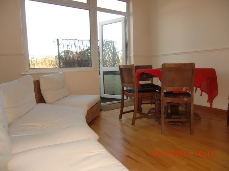 Room Wootton Crescent in Bristol
