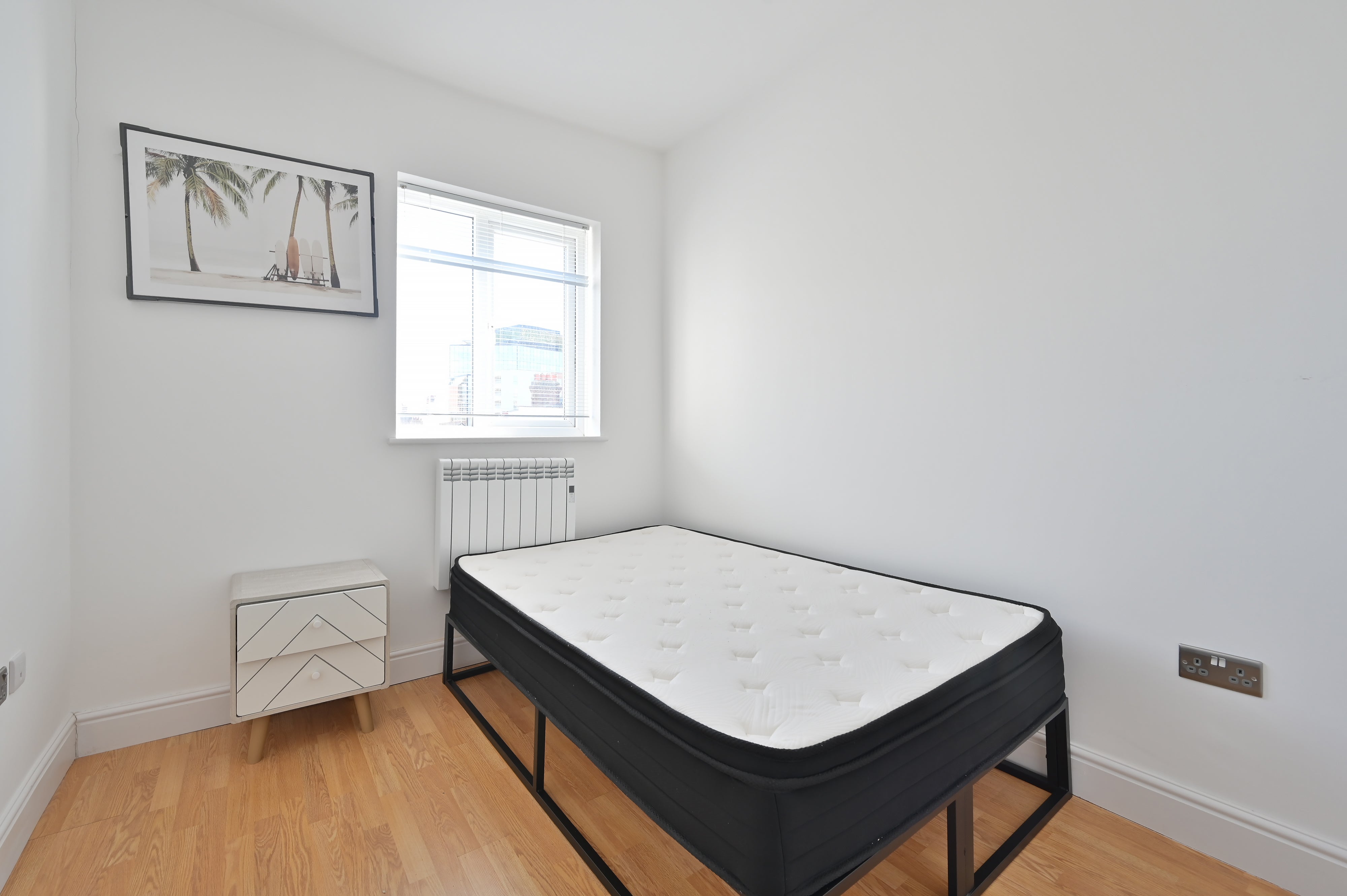 Room St Albans Road in Watford