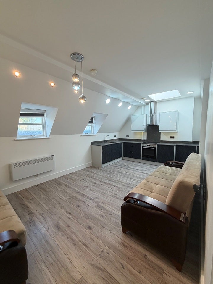 Flat Crossbrook Street in Cheshunt