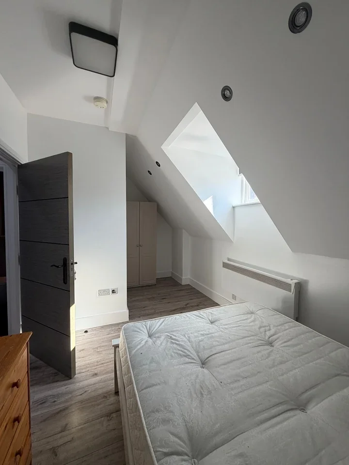 Flat Crossbrook Street in Cheshunt