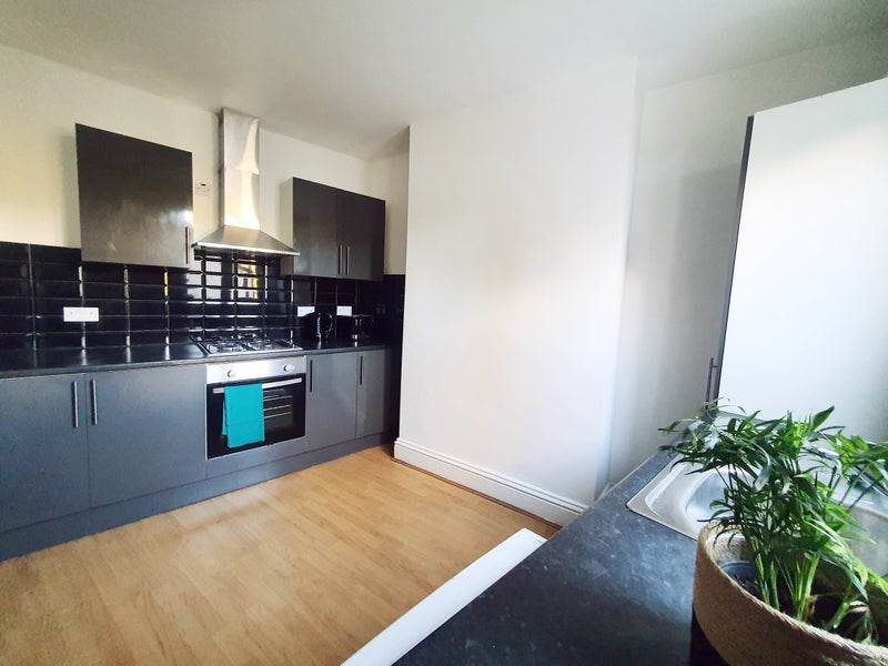 Room Stanstead Road in Greater London