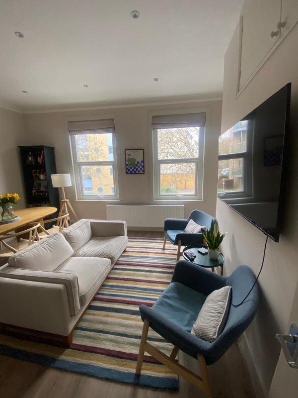 Room Battersea Park Road in Greater London