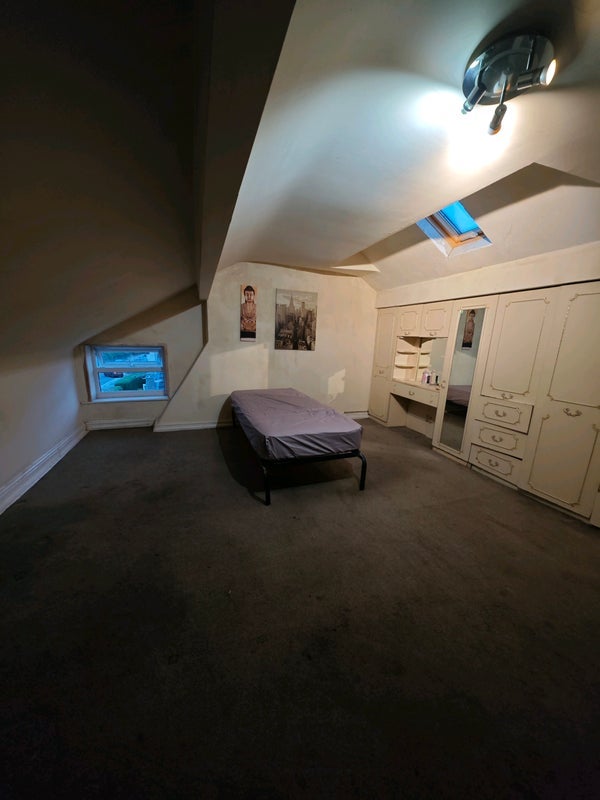 Room Cromwell Road in Salford