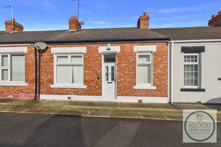 House Hazledene Terrace in Sunderland
