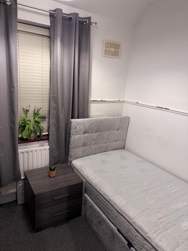 Room Landseer Avenue in Bristol
