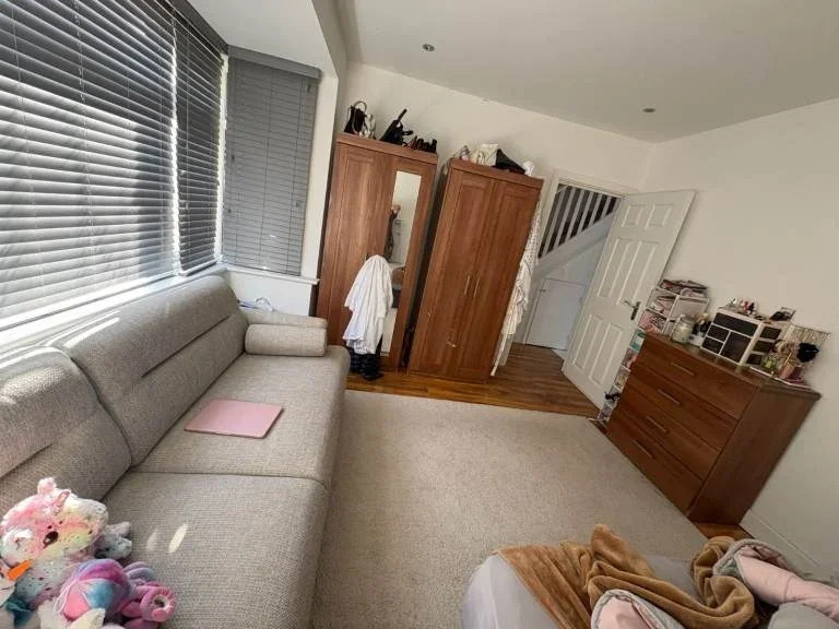 Room Orchard Grove in Greater London