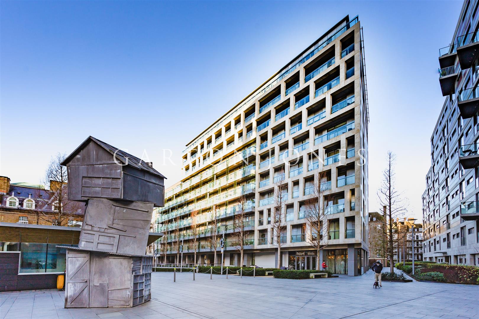 Flat Gatliff Road in City of Westminster
