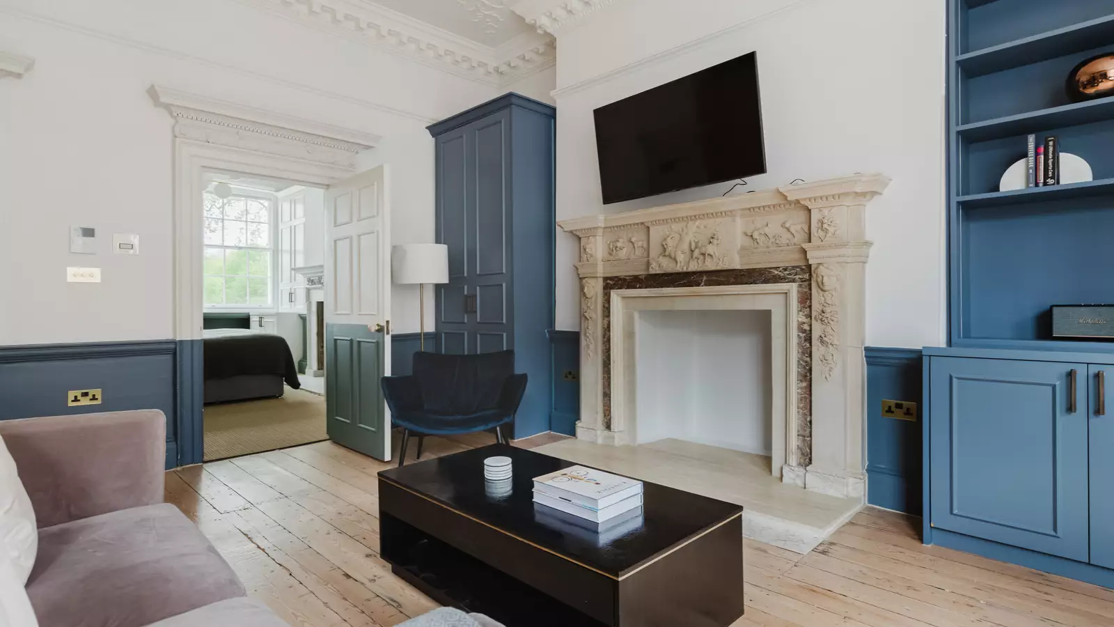 Flat Theobalds Road in Greater London