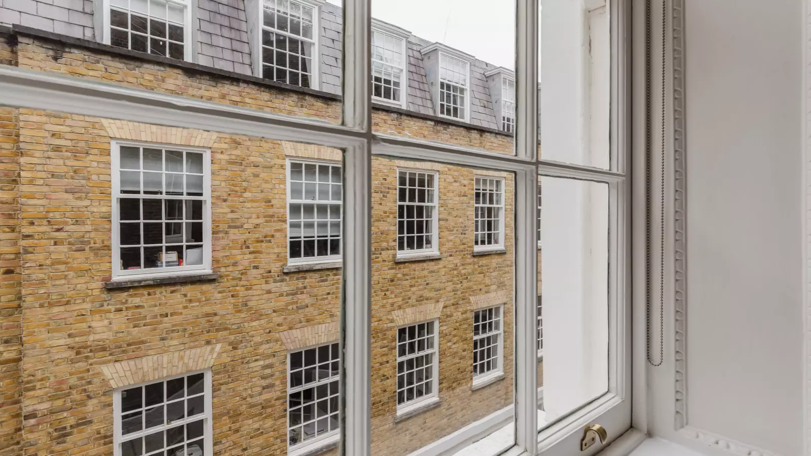 Flat Theobalds Road in Greater London
