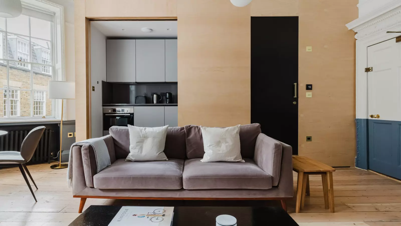 Flat Theobalds Road in Greater London