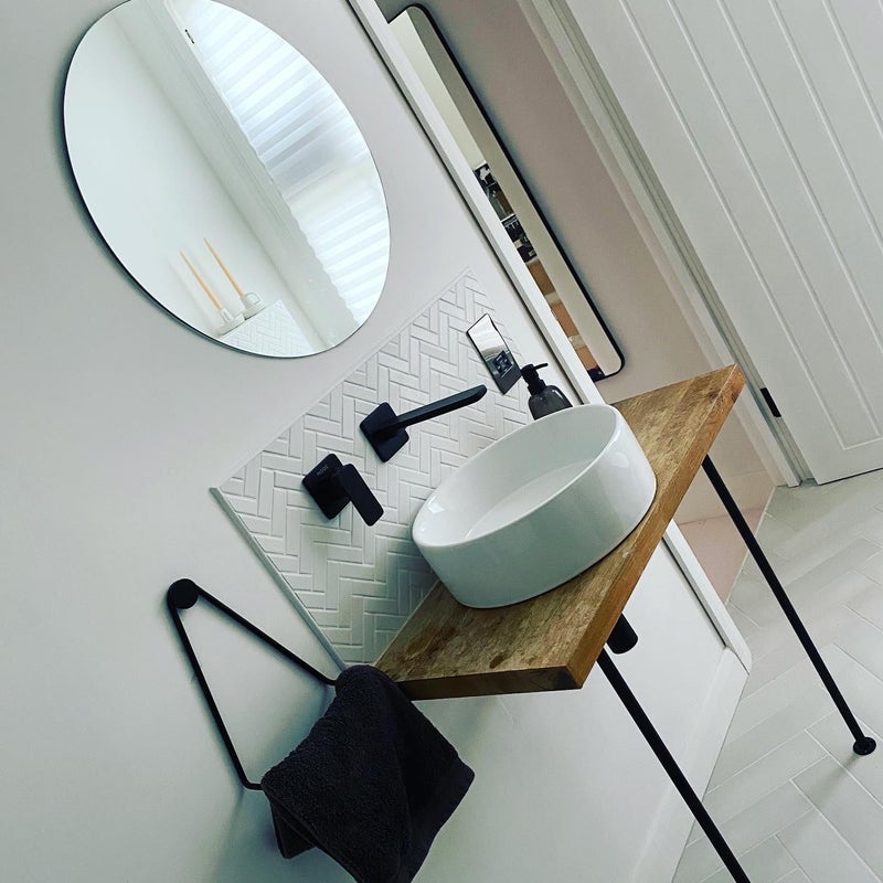 Room Rosebery Avenue in Greater London