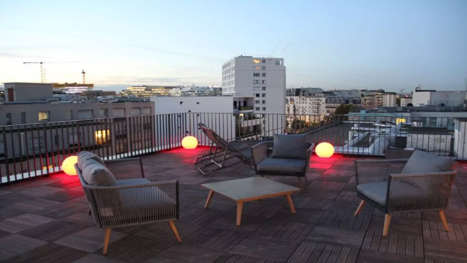 Flat Rue du Gouverneur Général Éboué in Issy-les-Moulineaux