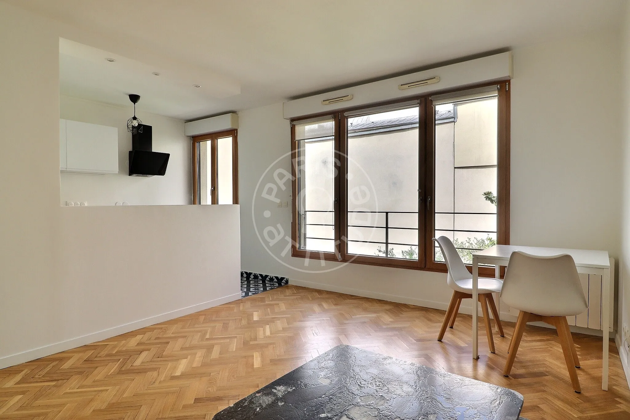 Appartement Rue des Vinaigriers à Paris