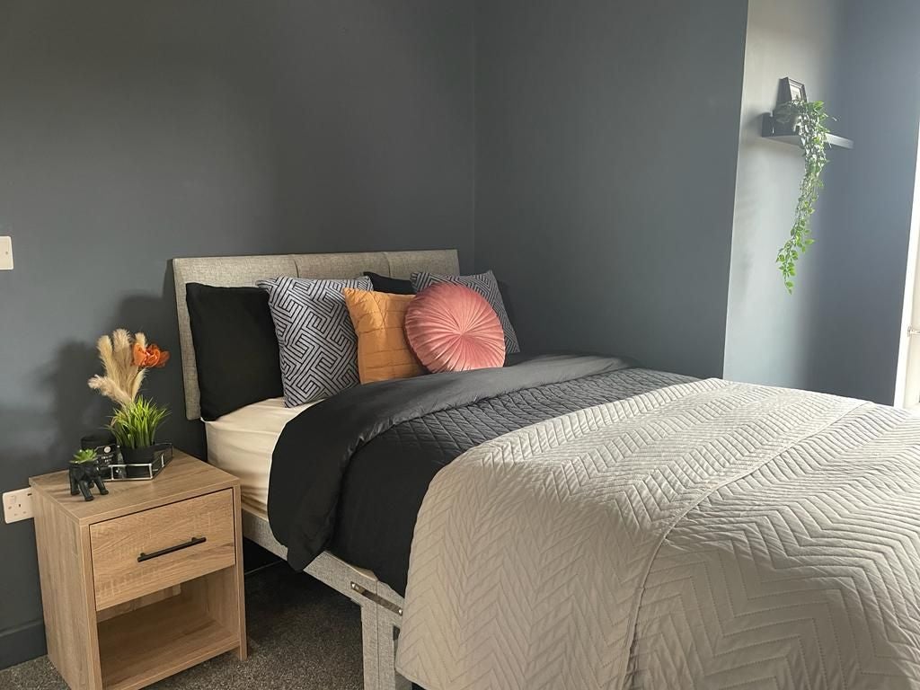 Room Smawthorne Grove in Wakefield