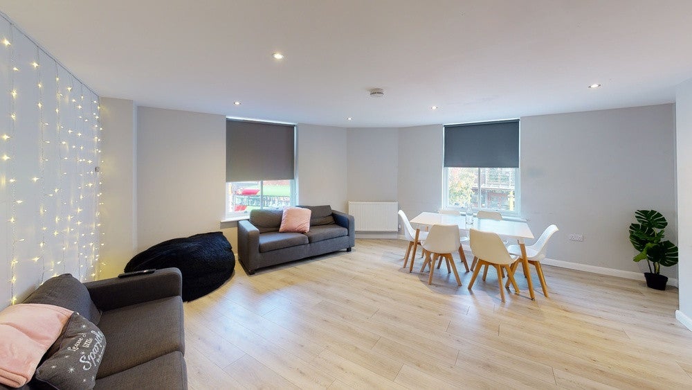 Flat Otley Road in Leeds