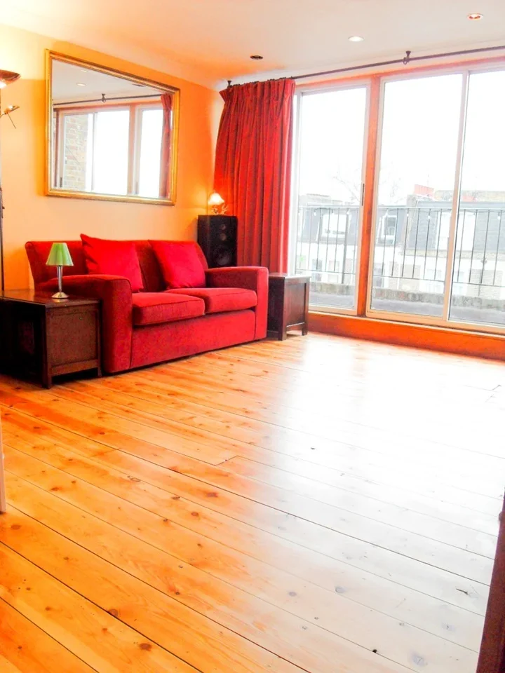 Flat Sinclair Gardens in Greater London