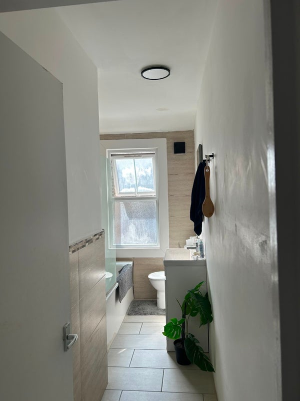 Room Cato Road in Greater London