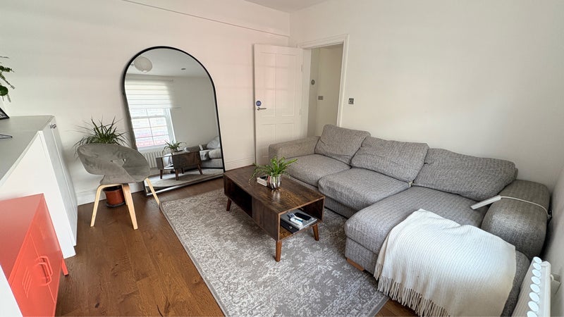 Room New Cross Road in Greater London