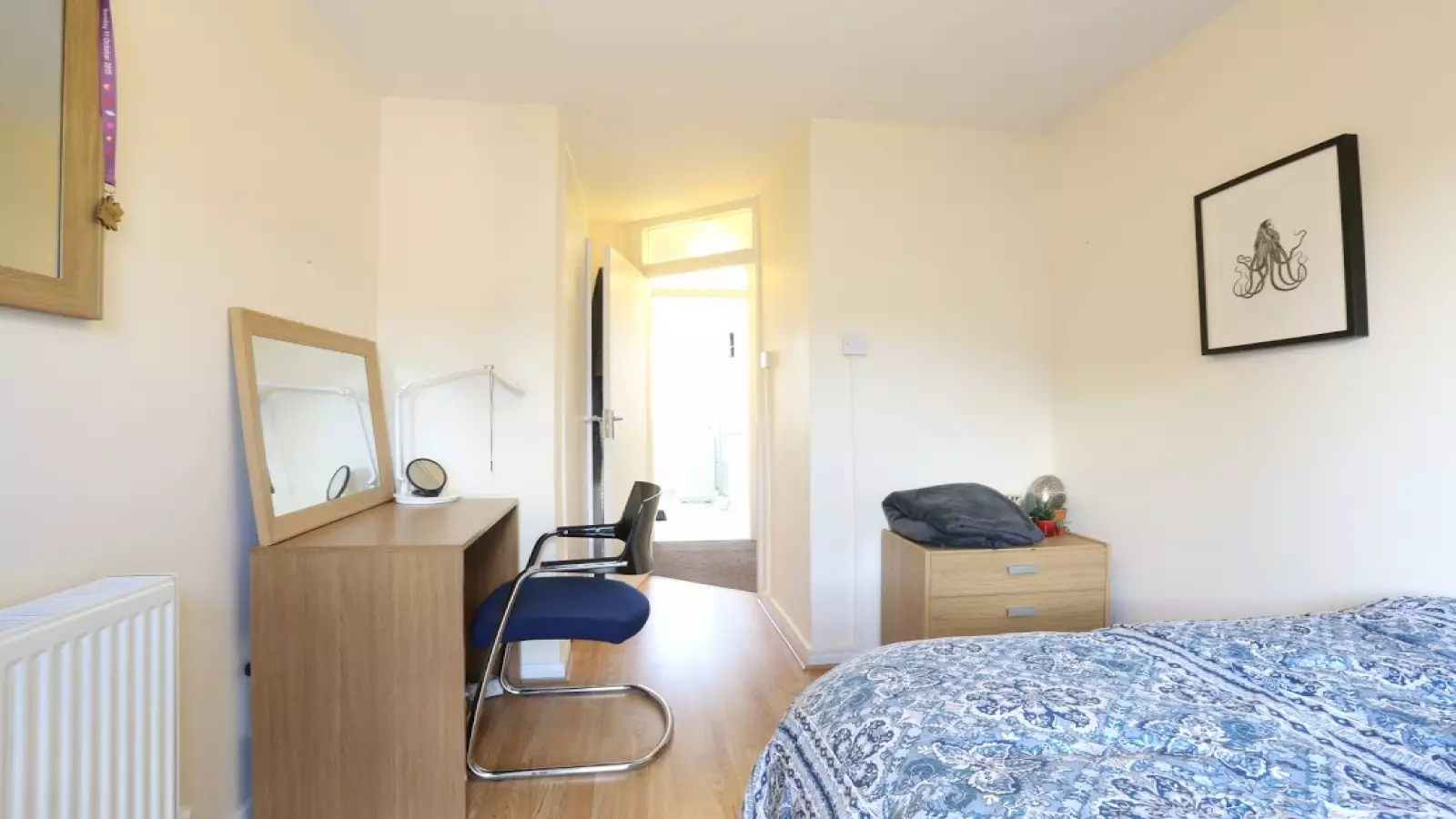 Room Hereford Road in Greater London
