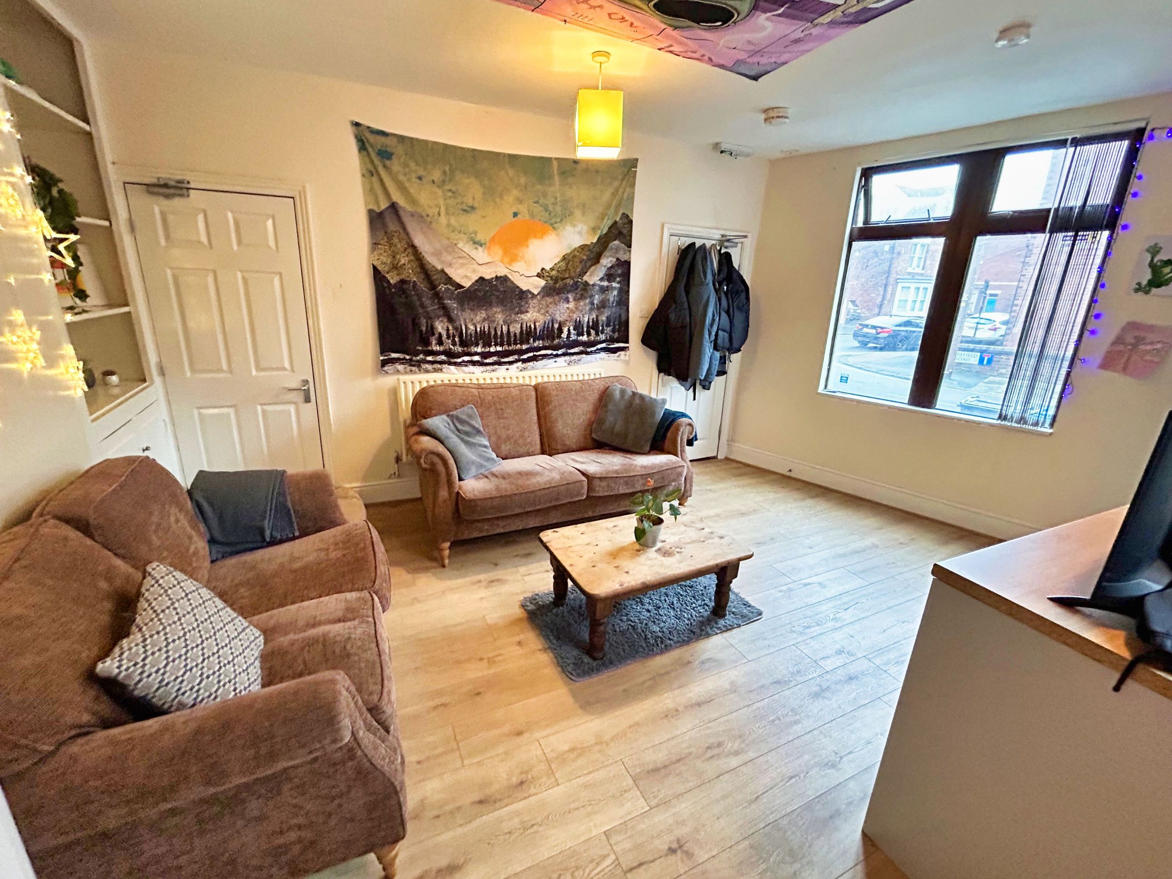 Room Harefield Road in Sheffield