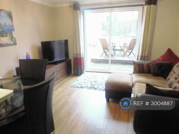 House Redgrave Close in Kettering