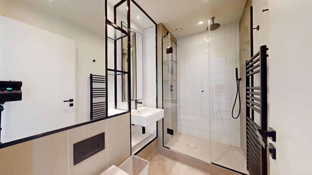 Flat Abbeydale Road in Greater London