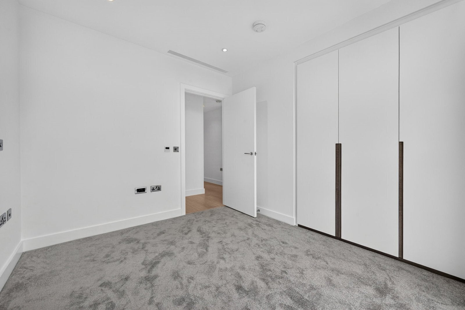 Flat Calthorpe Street in Greater London