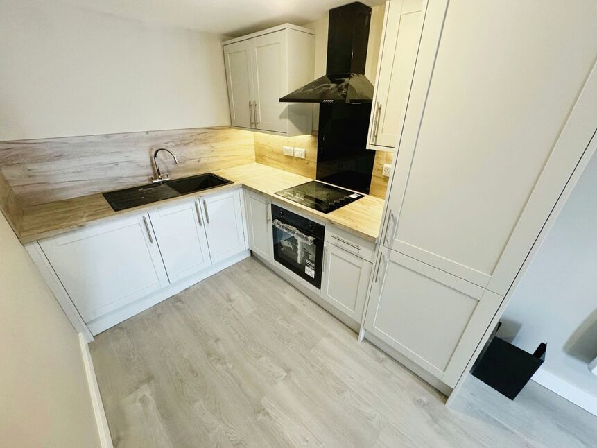 Flat Piccadilly in Stoke-on-Trent