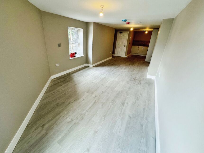 Flat Piccadilly in Stoke-on-Trent