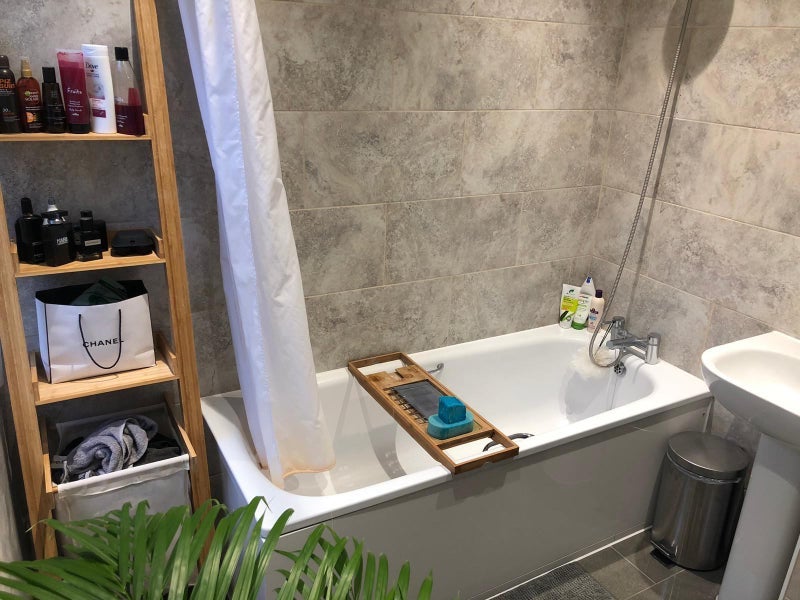 Room Owenite Street in Greater London