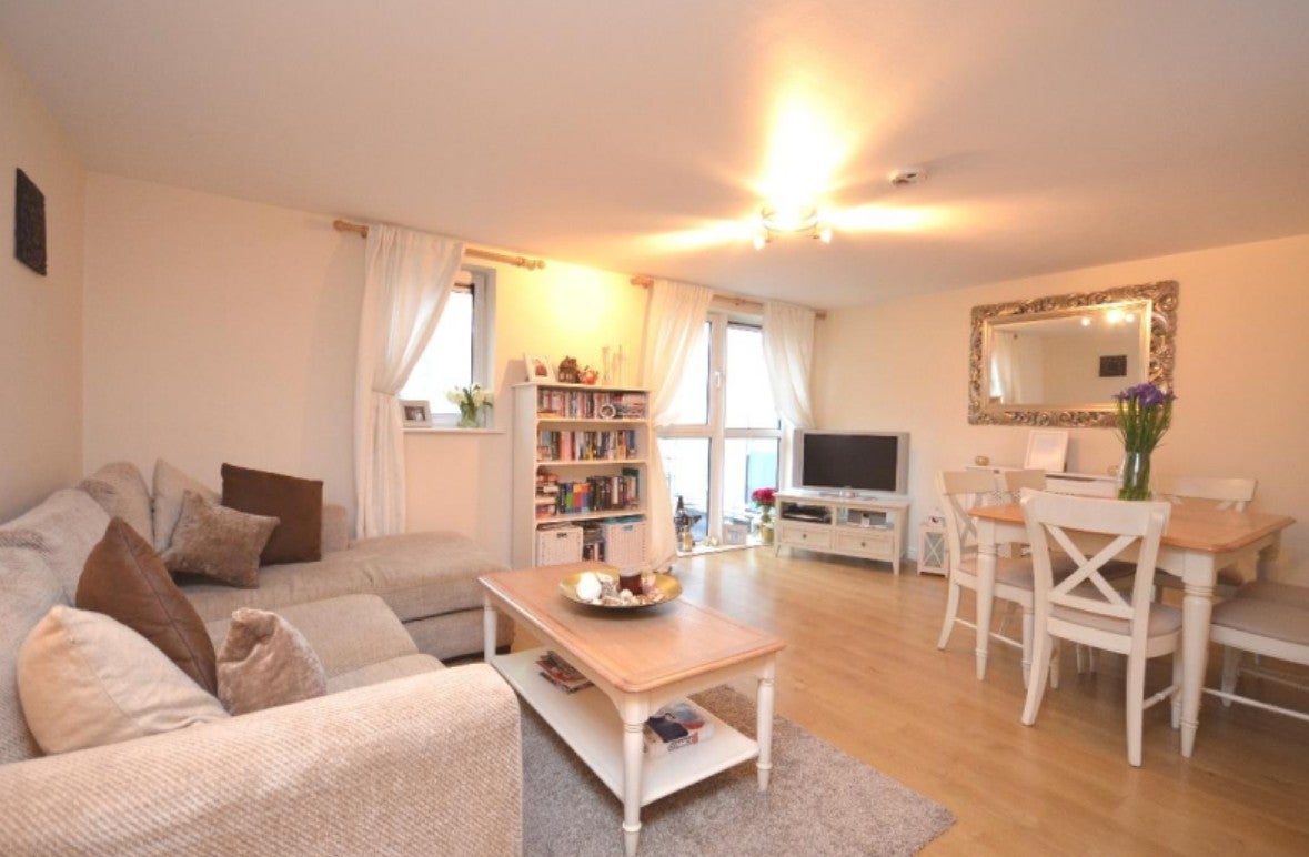 Flat Glaisher Street in Greater London