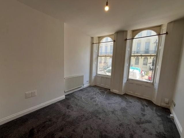 Flat Oriental Place in Brighton
