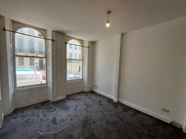 Flat Oriental Place in Brighton