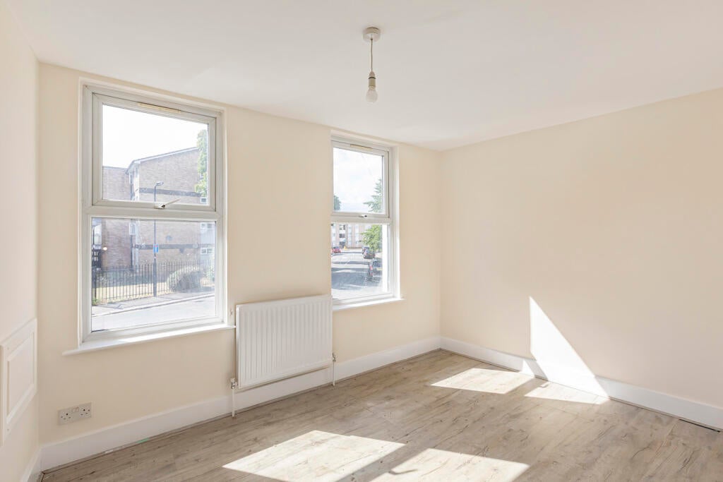 Flat South Birkbeck Road in Greater London