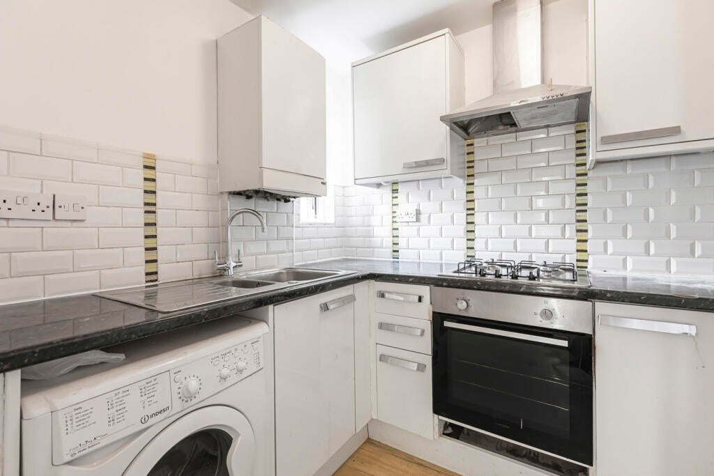 Flat South Birkbeck Road in Greater London